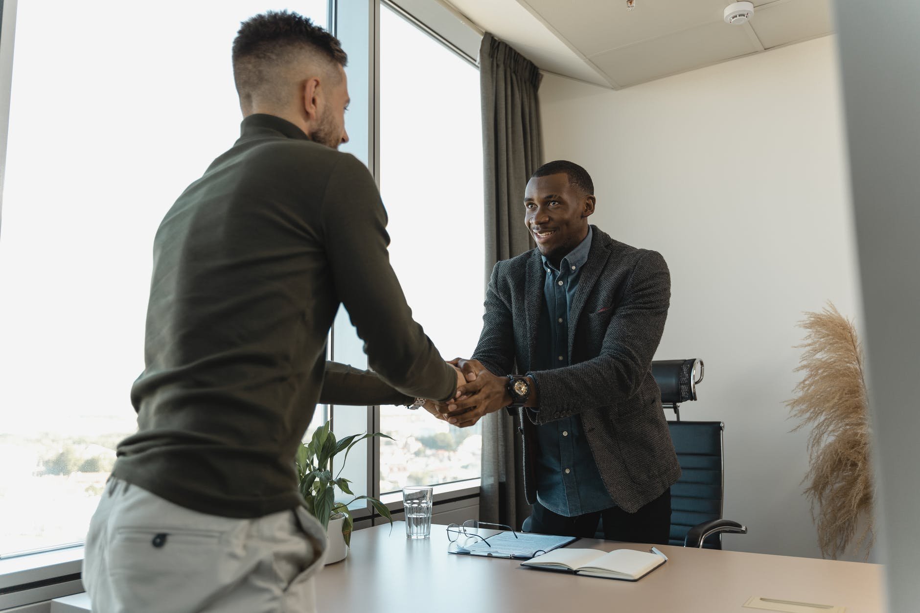 Como se comportar em uma entrevista de emprego